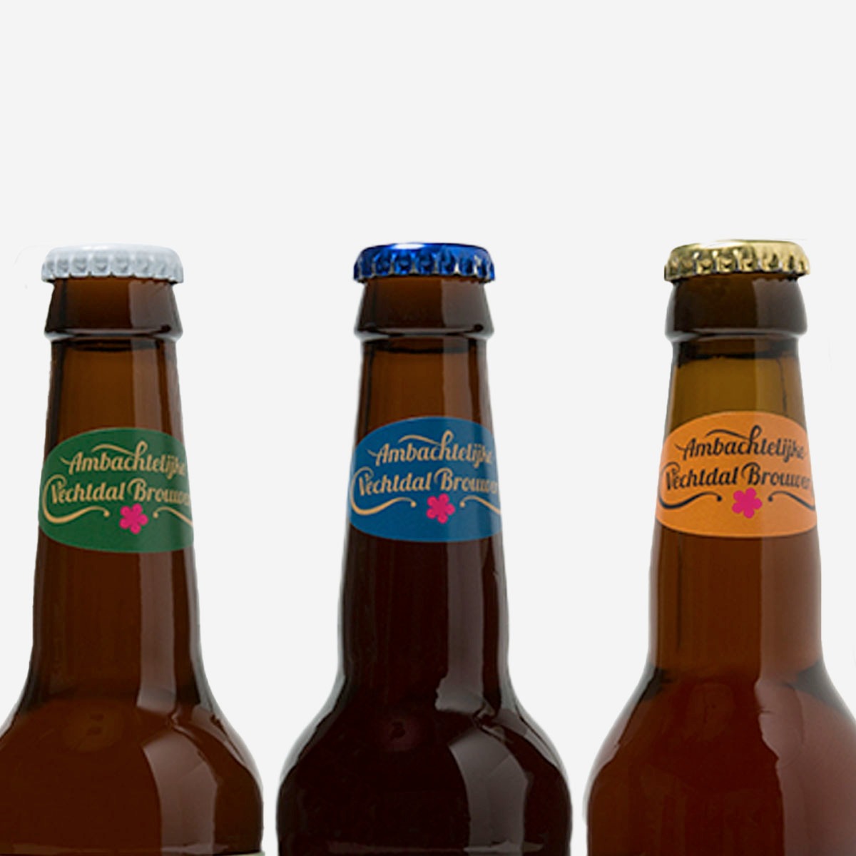 halsetiketten geplaatst op een bierfles