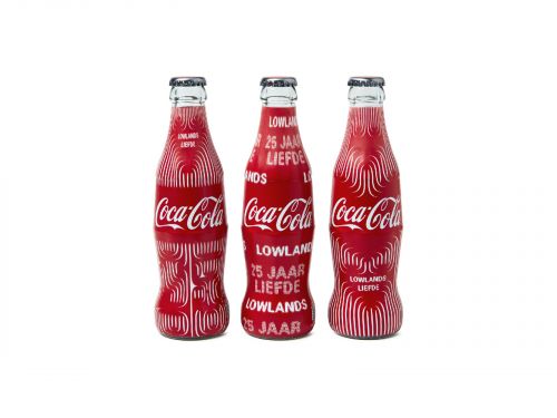 Ganzkörper Sleeve auf Coca-Cola-Flaschen
