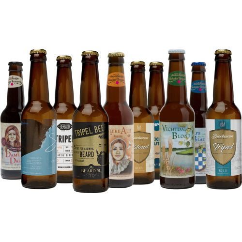 Verschiedene Bieretiketten auf der Flasche