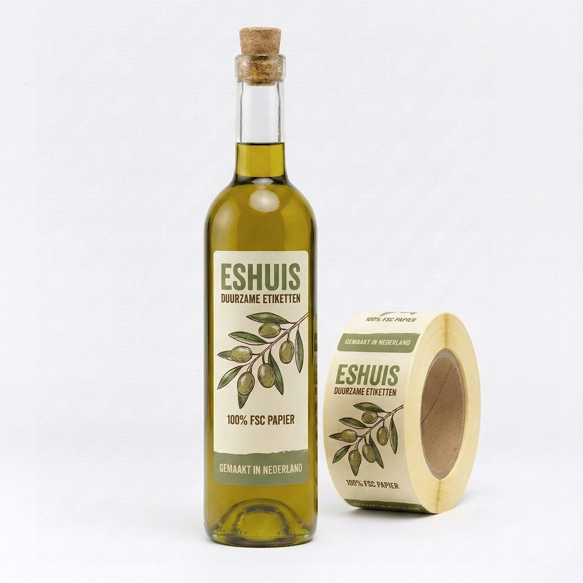 duurzame etiketten op rol, met fles olijfolie met duurzaam etiket erop